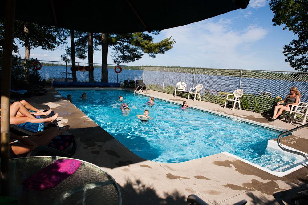 Beachwood Resort Deer Bay Exteriör bild