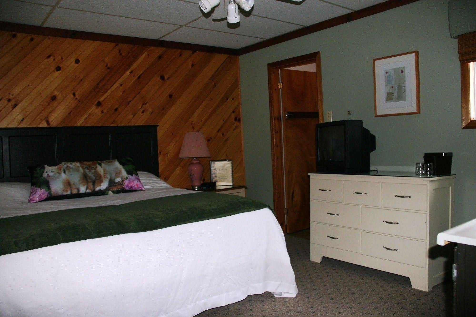 Beachwood Resort Deer Bay Exteriör bild